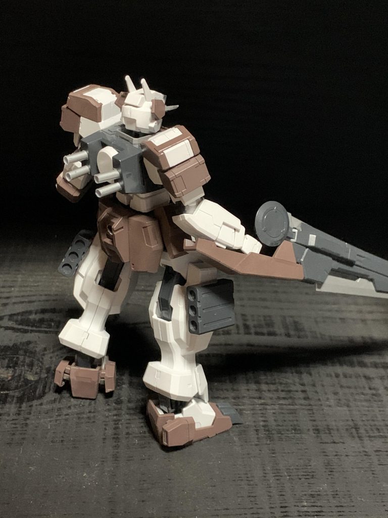 熱の排出口を背部に取り付けました　　　　　　　ヤ◯ルトのストローです