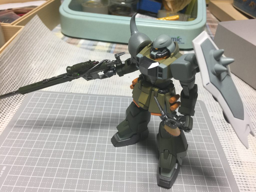 本当はこのザクヲ自体をニコイチの脚だけ部品取りにする気だった(酷い)んですがど、これはこれで良い気がしてきました。