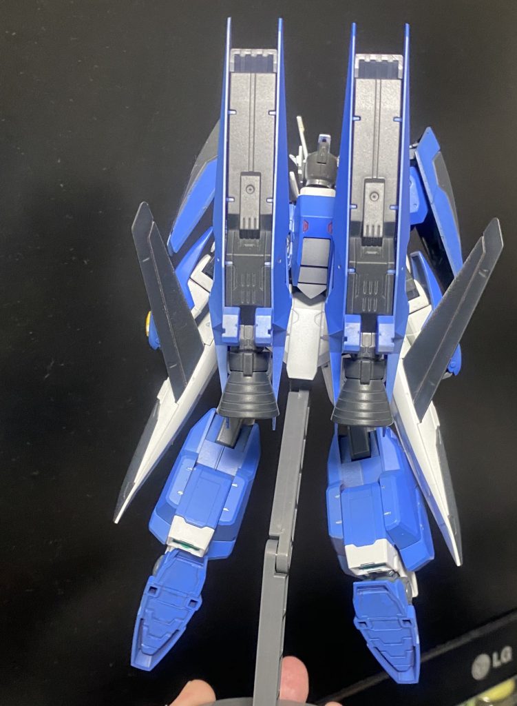 後ろ。端白星のスラスターはサイドアーマーにしてます。スラスターガンガンあるとテンション上がりますね！