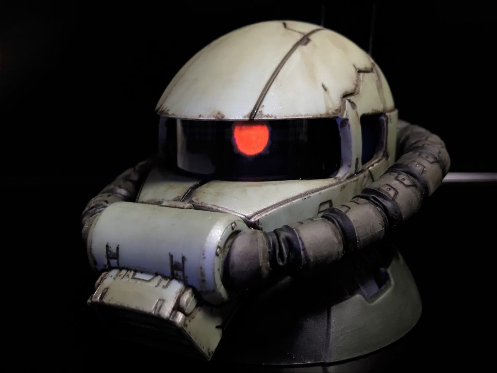 毎度、ブラックライトで光るようにしました。蛍光クリアレッドを塗っただけです。