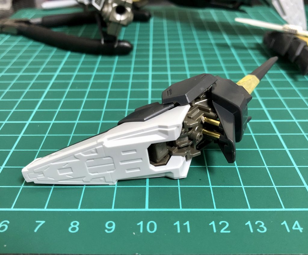 ヒールアップスタイルが好きなので余りパーツを真鍮線で固定