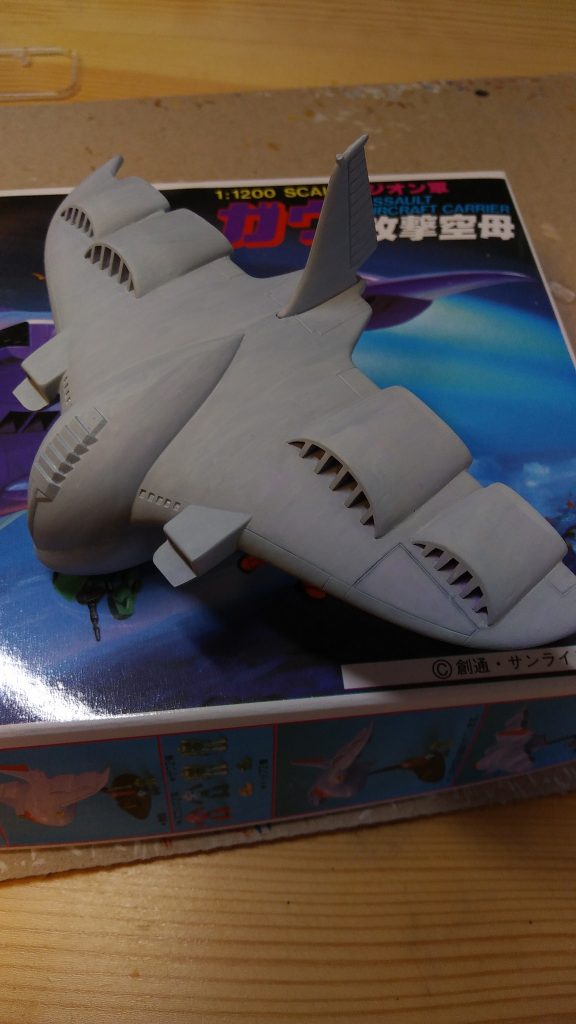 下塗り後。サフは使わず直接ファレホを塗りましたが塗膜が弱くて苦労しました。