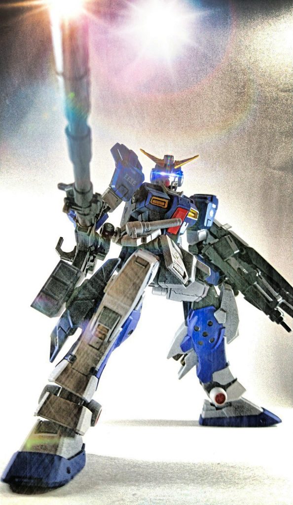 頭だけ小改造です。透明バイザーは付けず、額ガードを下にずらして角を瞬着。額ガード裏に隙間が出来たので、プラ板とランナーで補完してます。