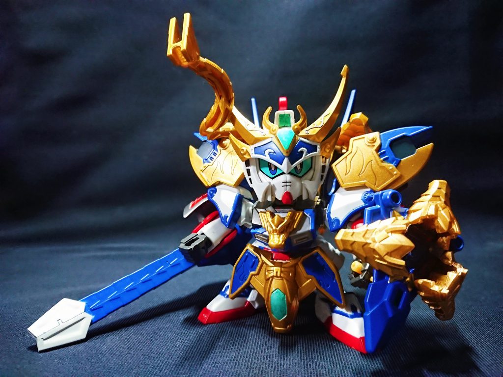 追加武装の豪嵐(ゴウラン)装は、所謂アサルトバスター形態になります。強化した鬼神装 関羽と雷神装 張飛に合わせた強化となっています。鎧はLGBB武者飛駆鳥の鉄鋼迦楼羅となっています。肩鎧はネオジム接続、腰鎧は趙雲の凸側と鎧側の凹側のサイズがほぼ同じなため、削って調節し取り付けることができます。