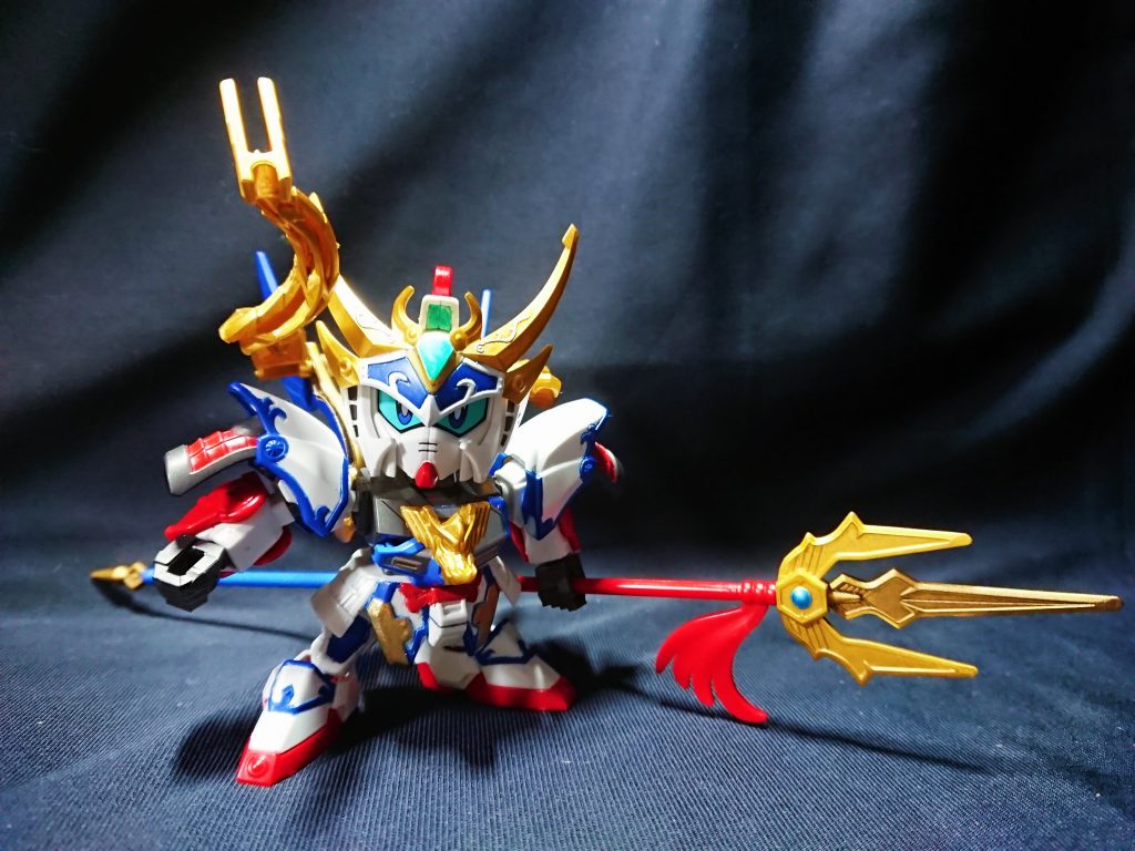 翼マフラーサイズ統一により右側も大きくなったため、龍の闘気の尾がかなり前面に出てバスターらしくなりました。なお愛馬の飛影閃は追加装備懸架のため別途制作中です。