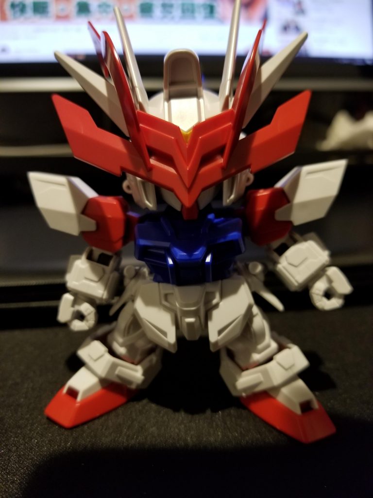 ビルドストライクガンダムに戦国アストレイの角をつけたらかっこよかったので形にしてみようと思った