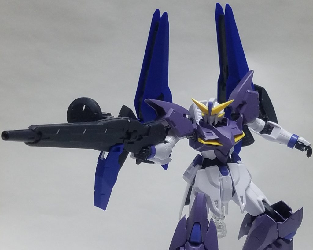 ロングビームライフルはグリップの厚みが持ち手と合っておらず、若干プラプラします…でもカッコいいからOKです。