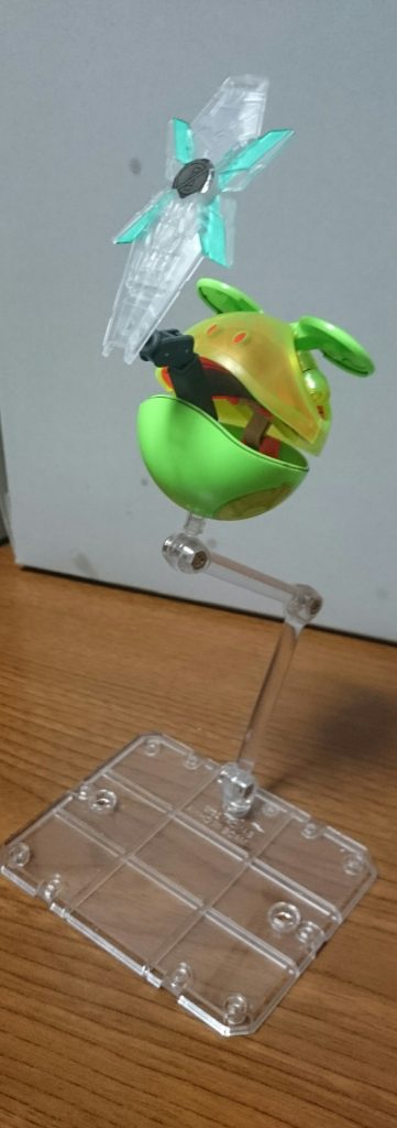 ちょっ、なんかこの盾勝手に浮くんですけど！？