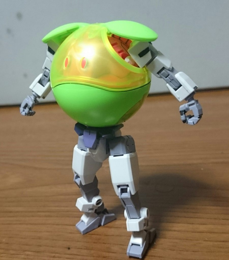 「フゥー、やっぱり生身のボディーが一番だぜ」世のハロには筋肉質な腕が生えて、家族がいたりタバコを吸ったりしているハロもいるんだし、これくらいフツーフツー