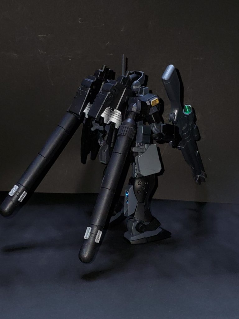 はバックパックにブキヤのプロペラントタンク(丸)を追加して高起動化。