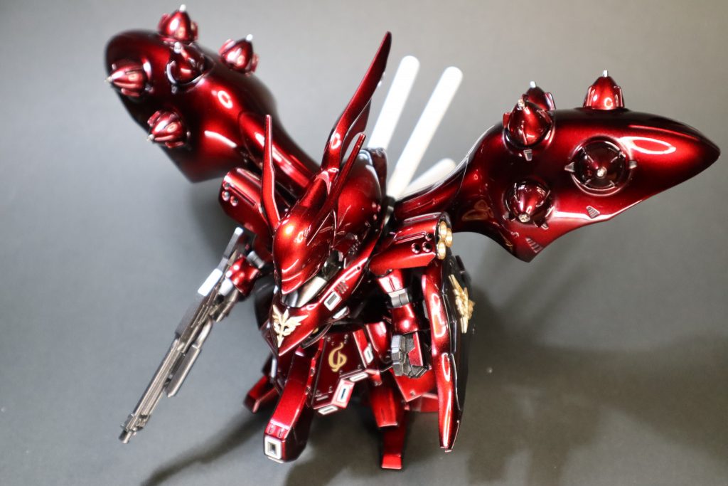 ファンネルには金属パーツを使用しました。 