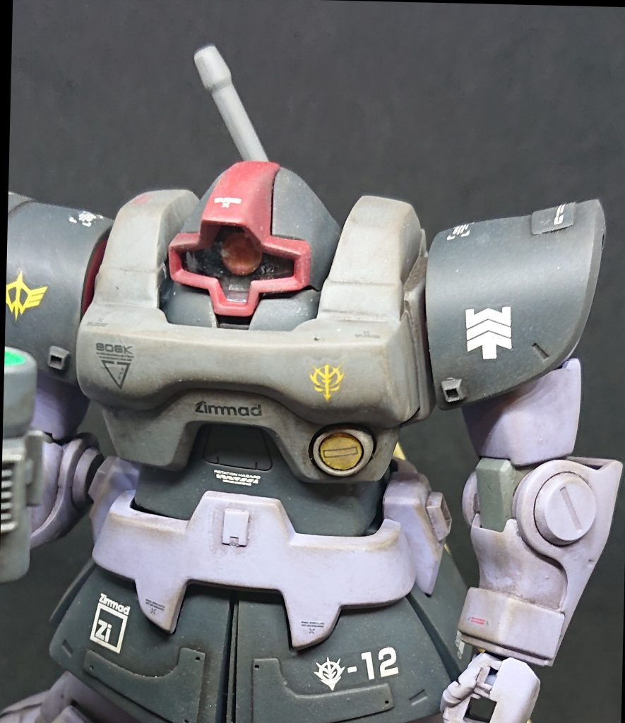 肩部分と胸部をエポパテでボリュームアップ