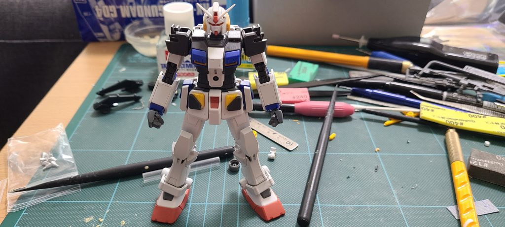 借り組。全体のバランスをこの後整えるため、足を足首と太もも合わせて3㎜かさ上げしてます。まだまだ工作した所はありますが、書ききれないのでここまでです。実部は、神戸三宮のJoshin三宮店スーパーキッズランド7階に展示してますので、お近くに来た際には是非観に行って下さい!