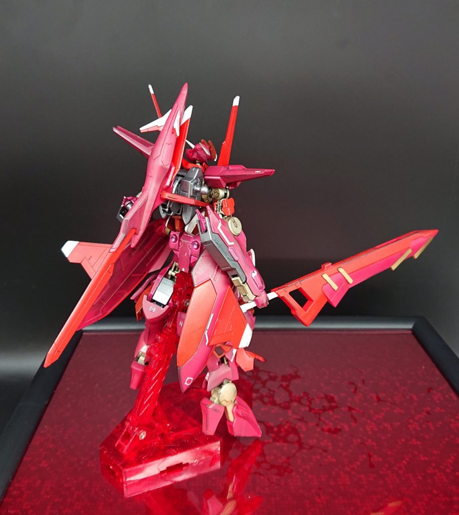 色々外すと、スッキリした感じに。アニメのアルケーに近づけることができます。