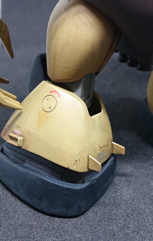 脚部にもフィンを追加