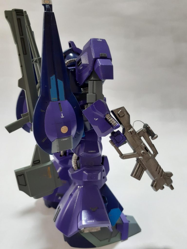 アスタロトのライフルを拝借。自作のスコープを添えて…。