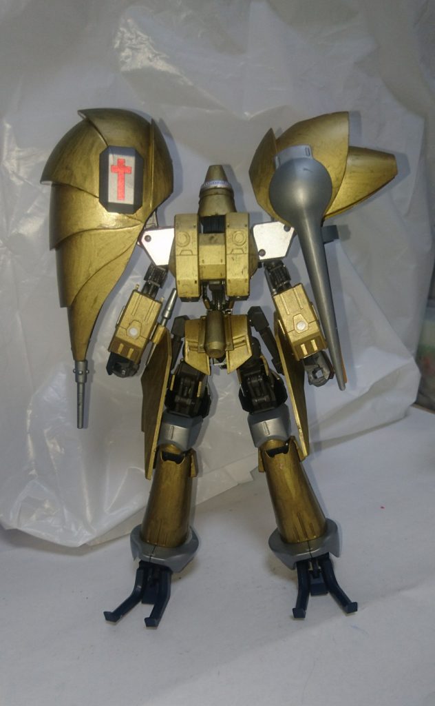 リアビューオージが元々背部はシンプルなので、こちらも特に弄ることはせずに、ウヴァルの姿を流用しました。