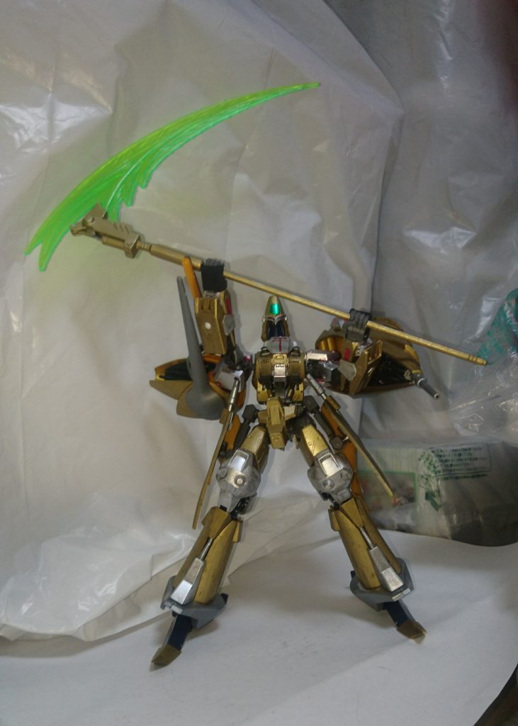 サイズを振りかざす姿はまさに処刑執行人で、原作でもエルガイムMk-2の腕や頭部を撥ね飛ばす等、執拗に痛め付けてました。