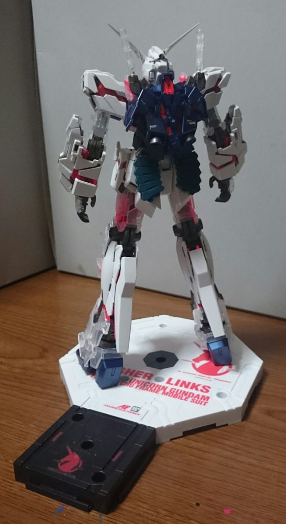 ・デストロイモード 背面ロック機能などは一部の箇所しかないので、場所によっては装甲がすぐ畳まれてしまう箇所も。特にリアアーマー!Eパックとかをつけてるとすーぐ畳んじゃう!