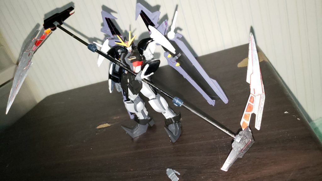 ツインサイズベリーリーパーの主武装で、２つの鎌が一体化した大鎌。その威力は、一振りで周りの敵を真っ二つにする程。鎌を２つに分離してサイズブーメランに、間の持ち手を収縮させることでサイズシールド、サイズシザースに変形させることかできる。サイズブーメランの状態でチェリーの魔方陣にくぐらせることで銃に変わる。