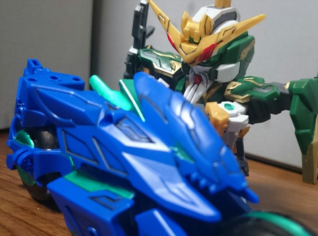 ドラゴンズ・ウォッチのメカニックマンな黄忠。昔は凄腕だったらしいけど……