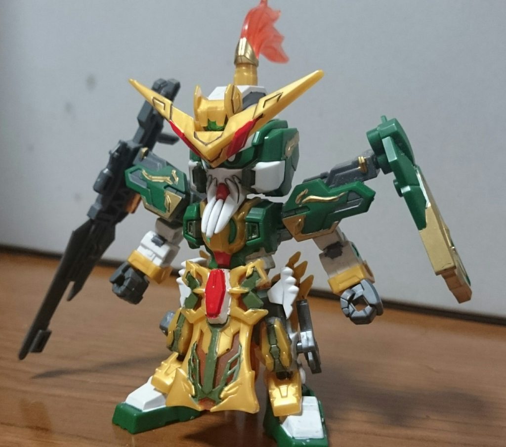 ・黄忠ガンダムデュナメス「三国伝」ではスーパーガンダムだった黄忠。今作ではデュナメスが演者っス。黄忠ということで、髭があり年長者な感じがするっスね。弓の名手だったことから演者もデュナメスはぴったりだと思うっス。余談。頭部はガンカメラ~ツインアイ~顎の部分がオレンジのクリアパーツなんスけど、実際のところ、顎の色は赤、ツインアイはシール、ガンカメラはグレー&グリーン……最早これクリアパーツにする意味あったんスかね…