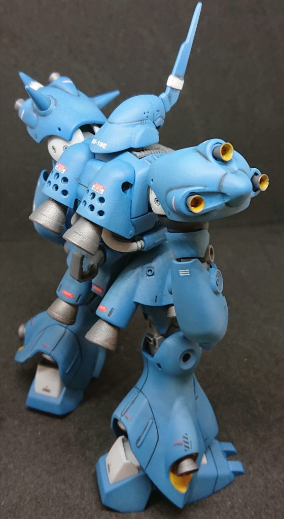 肩のバーニアは市販パーツを取り付け。