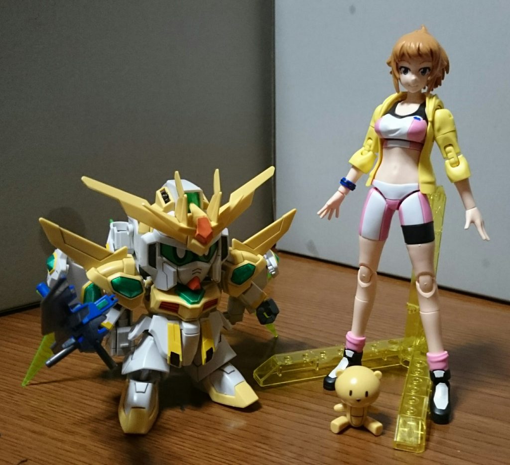 ・ホシノ・フミナ&プチプチッガイ、スターウイニングと比較今まで何度も(まるで実験台かのように)立体化されてきたフミナセンパイ。今度は可動するプラモとしてフィギュアライズスタンダード枠で立体化っス!ブレスレットと胸のワッペン、驚愕顔の口、プチプチッガイの頭部を部分塗装してるっス。プチプチッガイは以前発売されたものがランナーごと収録されており、プチッガイのパーツが一部余剰になるっス