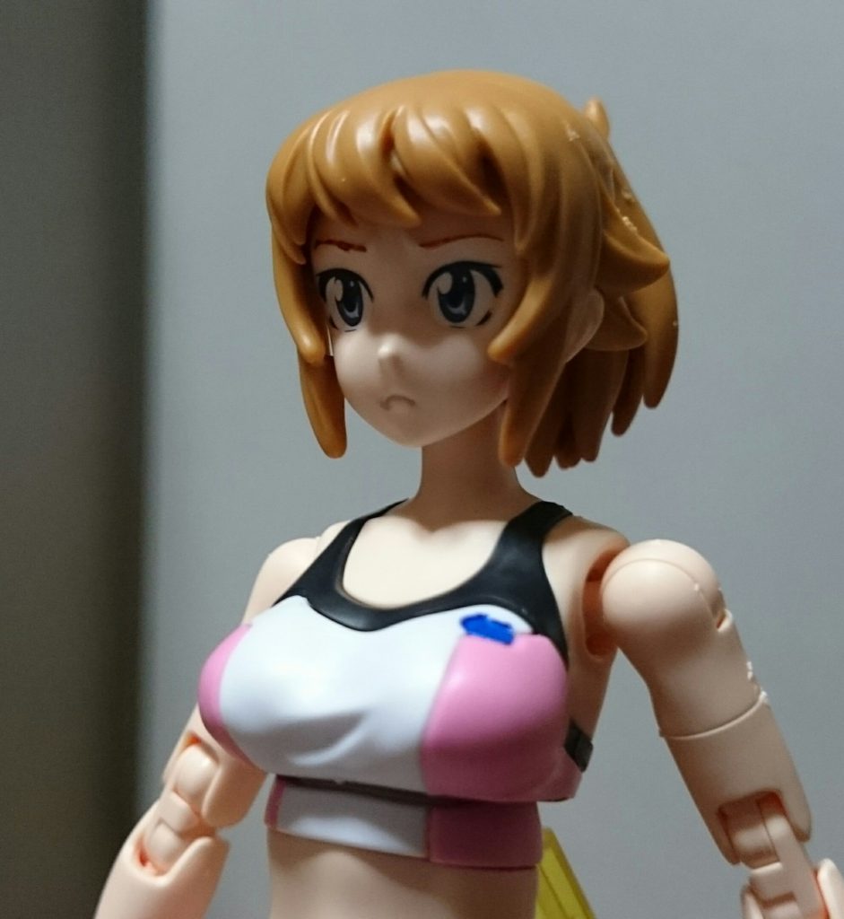 ・表情「不機嫌」すこしムっとした表情スね。アイデカールは3種類共に、「正面」「右向き」「左向き」と目線の差異が用意されてるっス