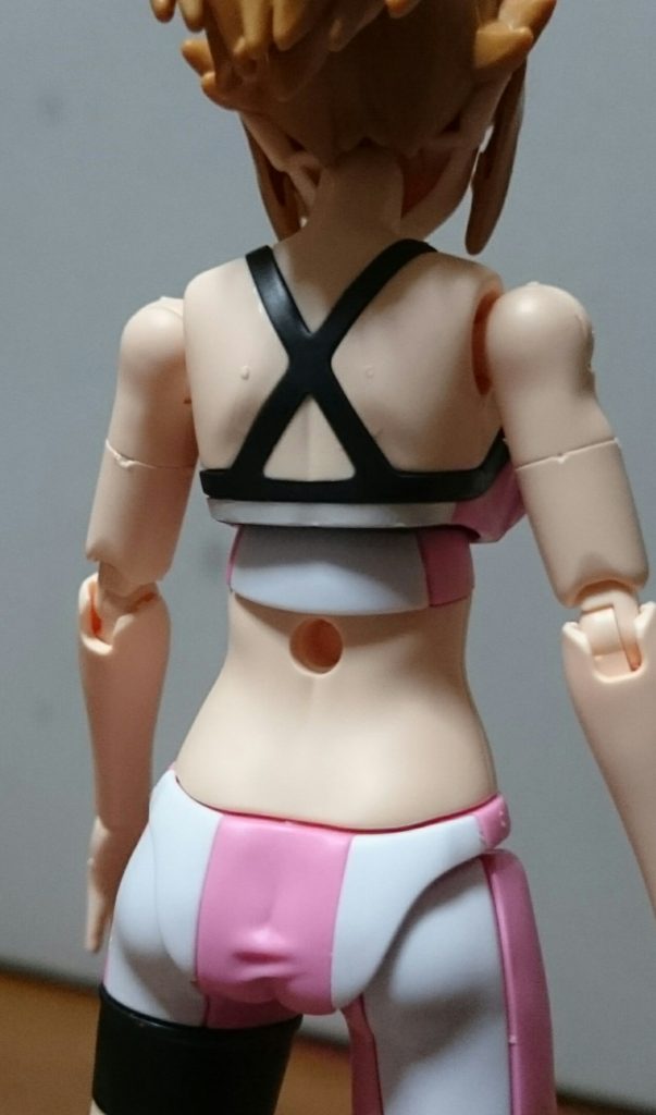 ・パーカー無し・背中色分けもすごいけど、やっぱこのお腹のラインやベーって!あとスパッツのお尻の部分のしわ!