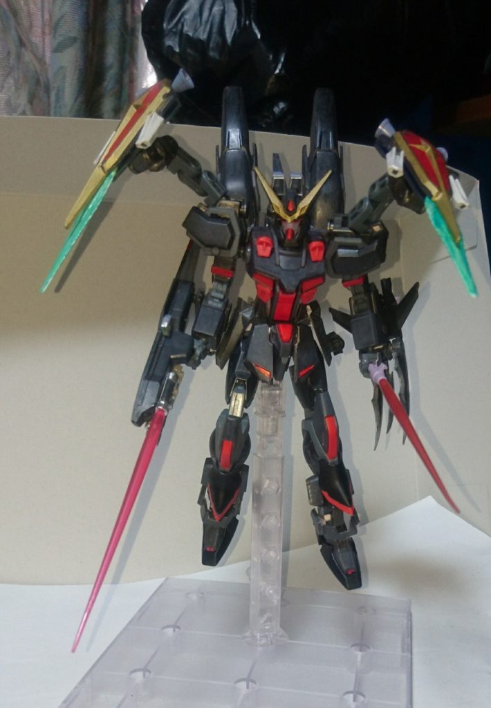 4本のビームサーベルで、接近戦に死角無し