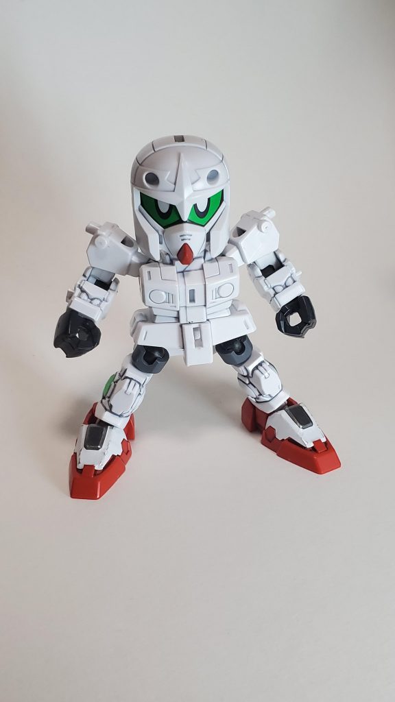 中の方。基本的には二代目頑駄無大将軍の頭と胴。それ以外は別の機体から。