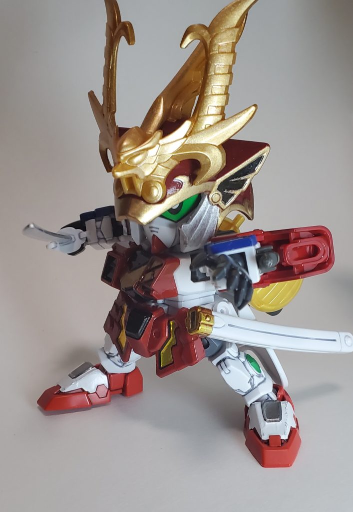 腕には飛び道具の小型火筒を装備。火力はあまりありませんが、目眩しや牽制などに。