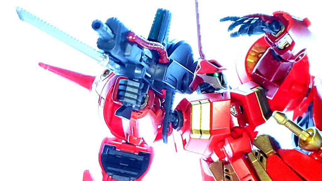 肩まわりの可動が良くてポーズに幅があって意外でした。楽しく制作出来ました🎵 