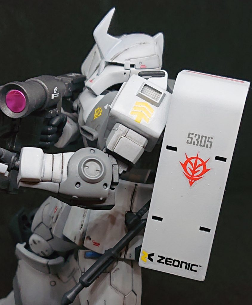 袖もエポパテで盛り付けました。