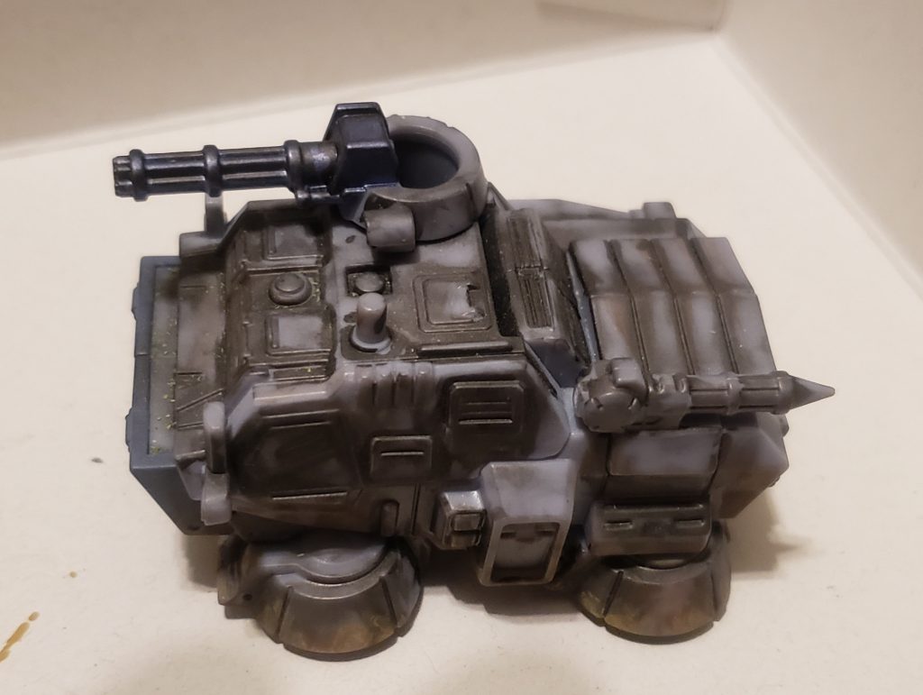 ホバートラックはマイクロウォーズ2のものをスミ入れしてつや消しクリアーしてますサイズがいい感じにSDCSと合うので、並べるのに最適です