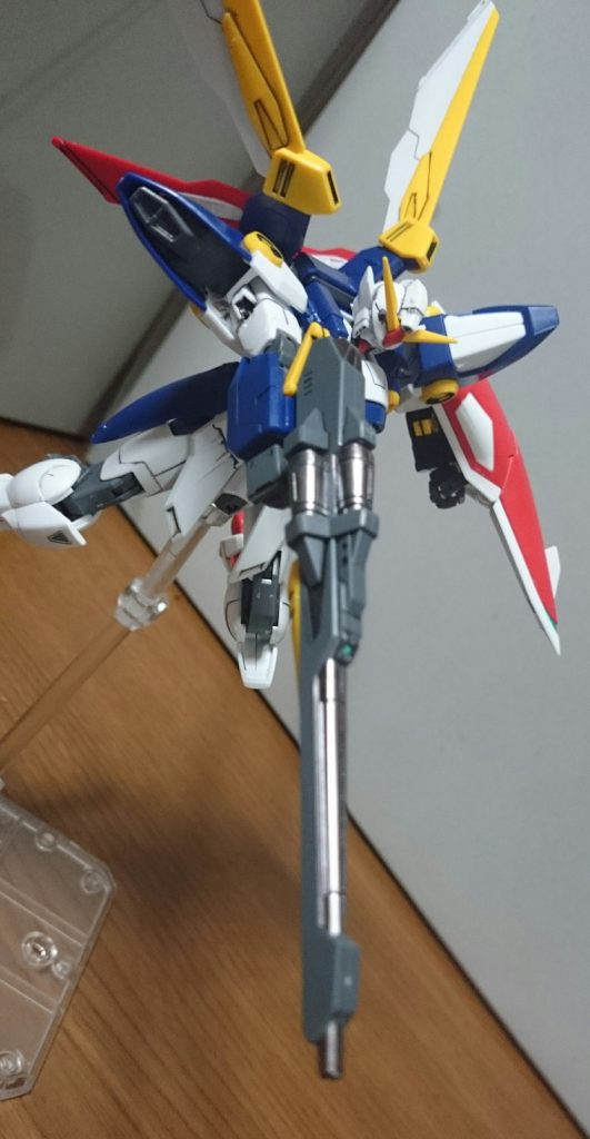 ・バスターライフル一部色が違うところをガンマカEXのヘビーガンメタリックで塗装してるっス。今回初めて使ったんスけど、中々にいいガンメタリックしてるっスねぇ…正直セットに収録されてる普通のガンメタよりもいい色してるっス