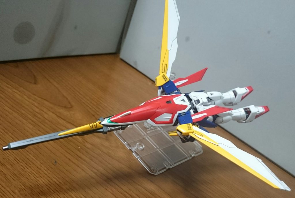 ・バードモードハンドパーツを外す以外は完全変形なギミックっスね。……せめて足がもうちょい短く畳めればよかったんスけど…では以下アクションっス～