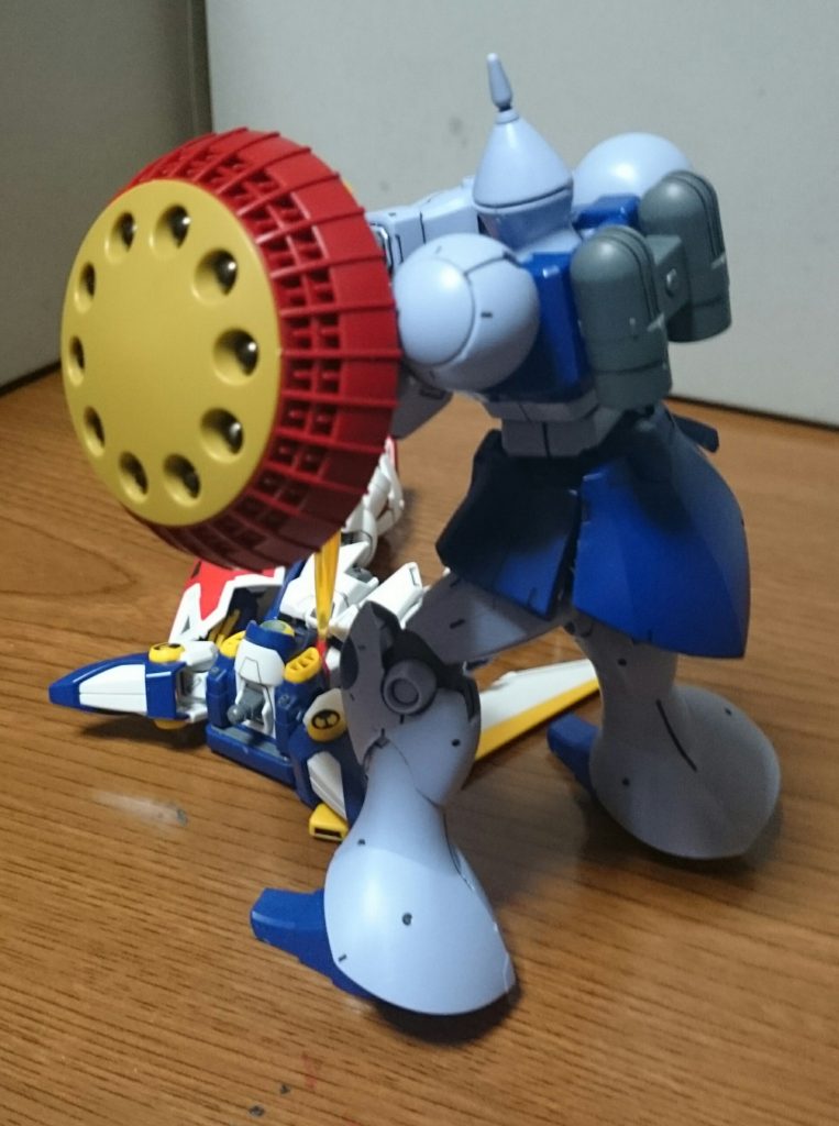 翼はもがれ、腕を斬り飛ばされ、首も落ち、最後はブスリ……まぁこの後ウイングはフェニーチェがスタービルドストライク相手に大奮闘してめちゃ人気が出たんスけどね