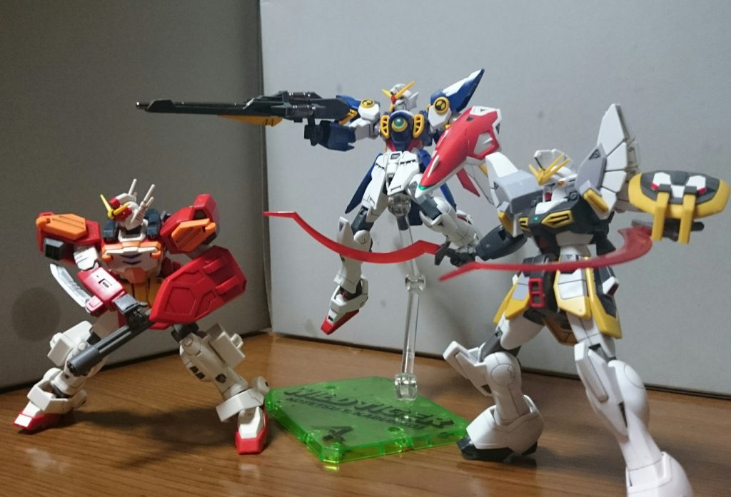 他のガンダムたちと