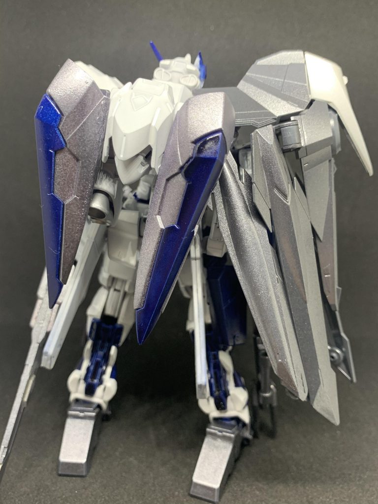 背面動きやすいようにバックパックは少し小さめに作りました