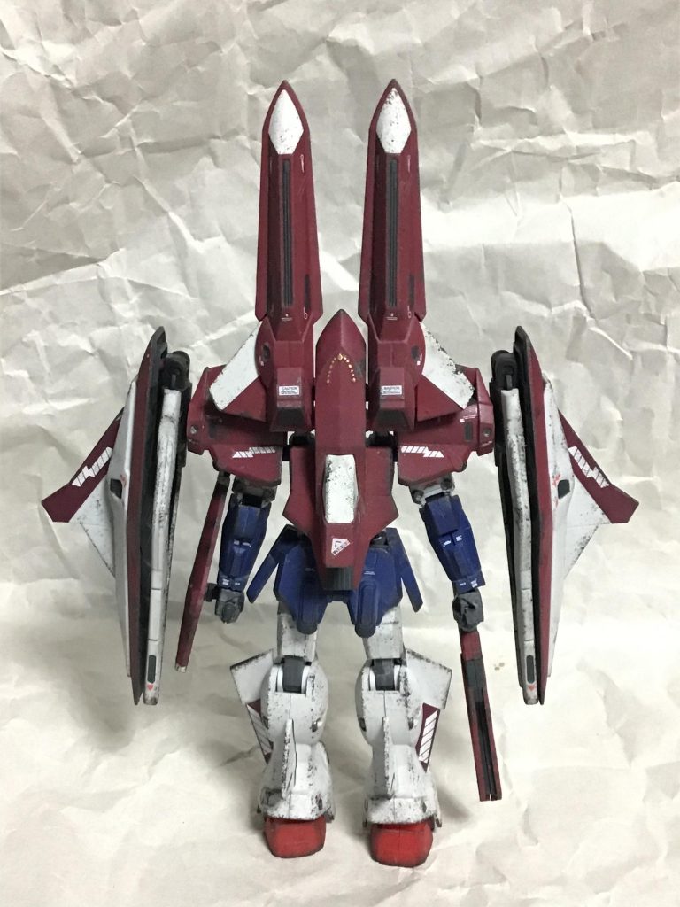 高速飛行モードらしきもの。中央上部にあるゴールドの点々は100均のネイルアート用シールです。実は胸元と左バインダーにも貼ってあります。おしゃれ。