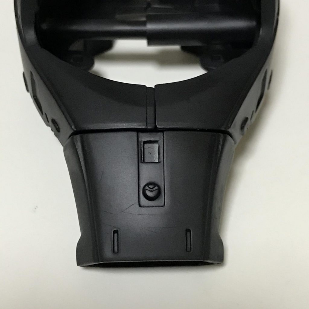 加工が終わって黒サフを吹いたところです。実はプラモデルでは初めてサフを使いました。