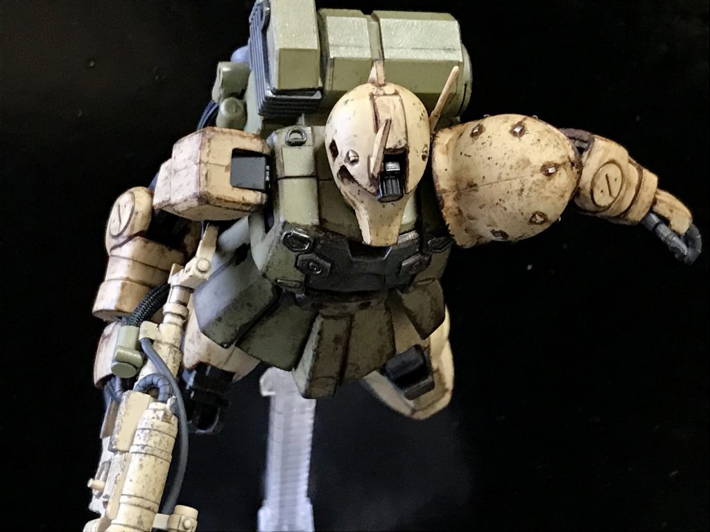 ファットアンクルが撃たれ、降下するカークス。