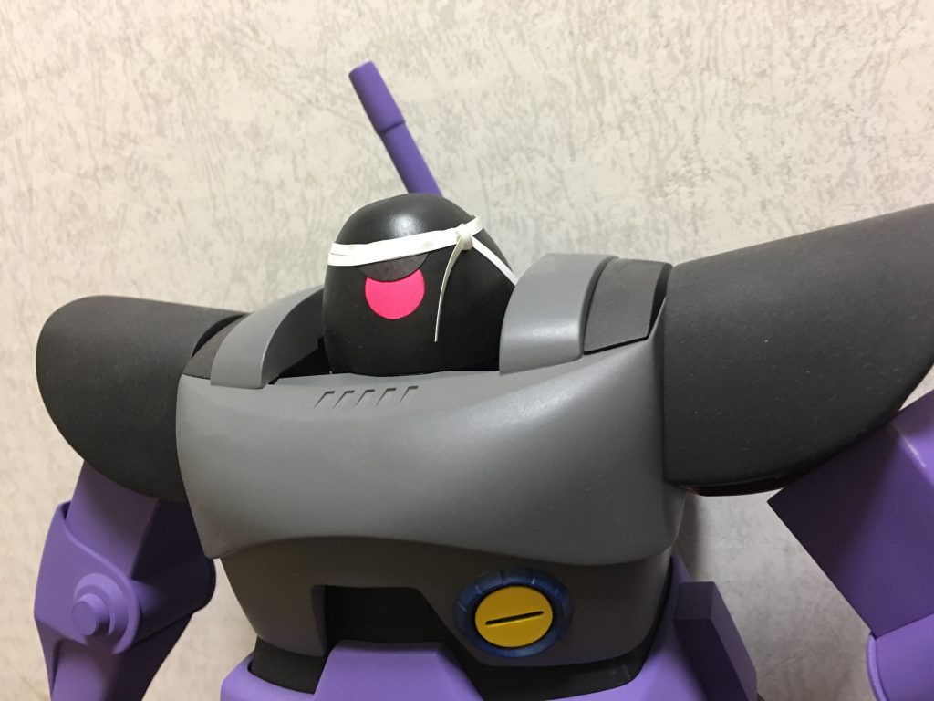 ハチマキはマスキングテープで再現。