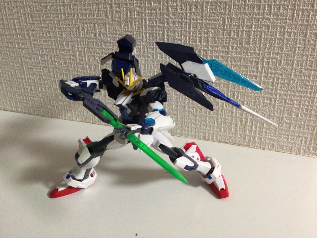 両ドライヴ部のマウントラッチを降ろした状態。地上戦に於いてはこの状態で運用される。 