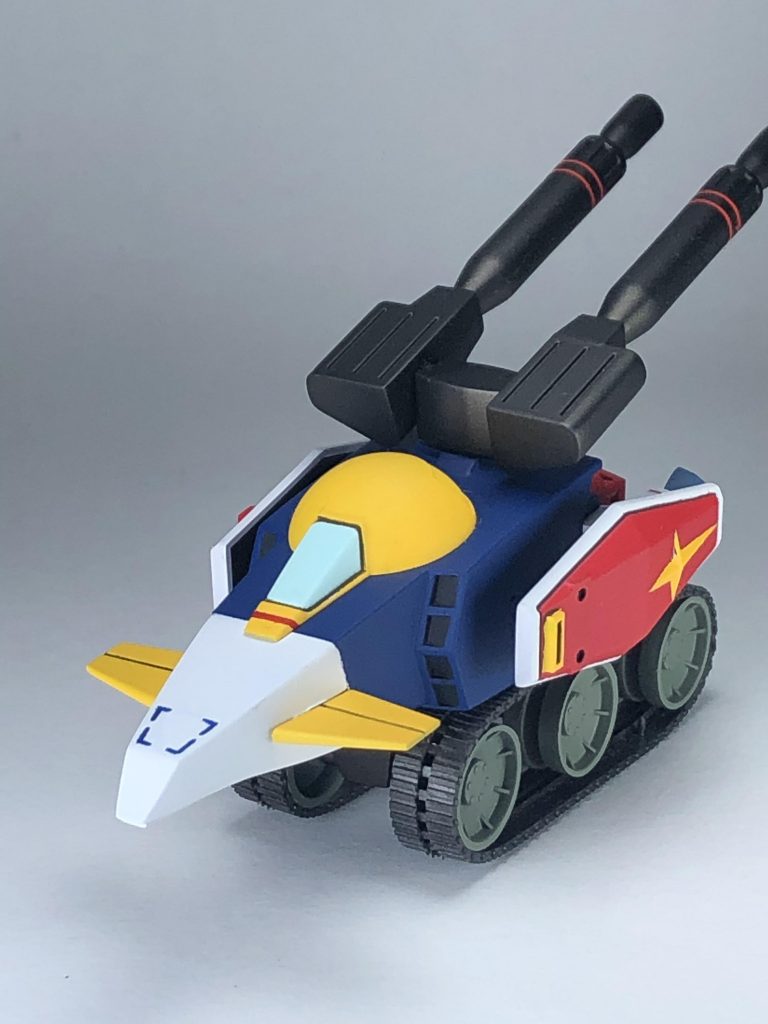 シールドはおもちゃっぽく、黄色を増やしました