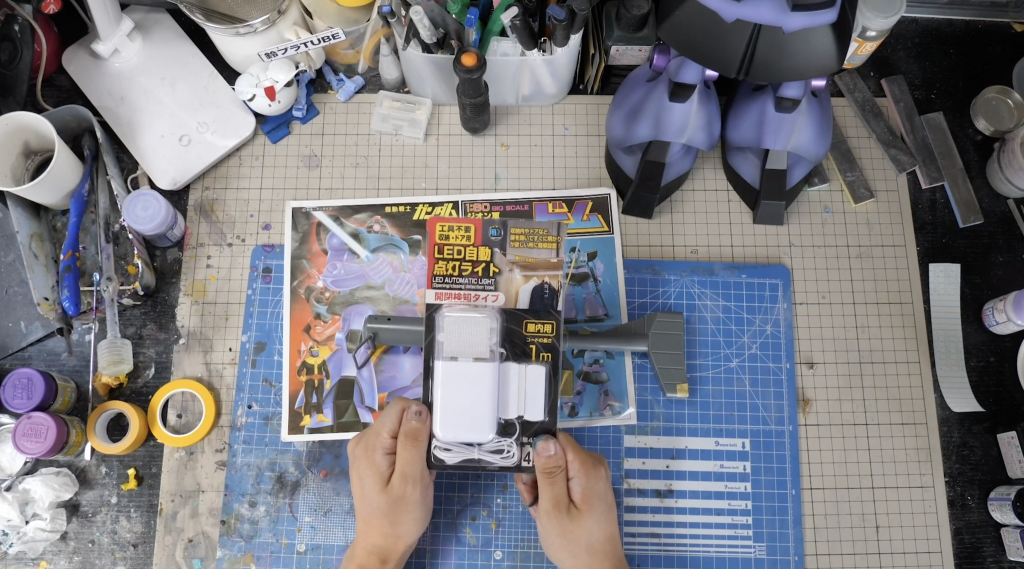 １００均一で発見したこのパーツ、センサースイッチ(磁石)をバズーカ延長して、組み込みました。