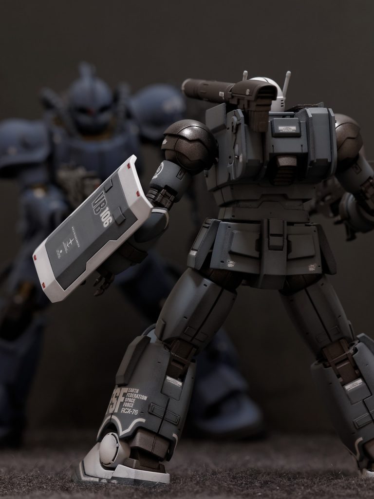 「スミス海の戦い」初戦で中隊12機全滅という、他ではコンスコンのリックドム隊ぐらいしか聞いた事の無いヤられっぷりですが、赤い後継機よりこっちの方が数倍カッコいいと思うのは私だけでしょうか?