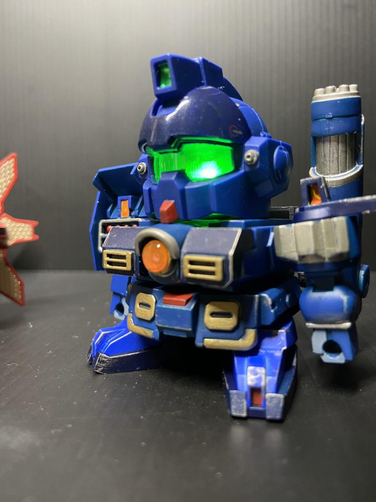 CSは好きなのですが、おそらく今後も限られた人気モデルのみが登場してくるので、より多くの恵まれない低身長MSを、なんちゃって高身長化して遊べます。スネは青くするか悩みましたが、他キットへの換装時に浮きすぎると思い白系で。武者系も買ってみたのですが、構造があまりに違うので、またの機会に。笑